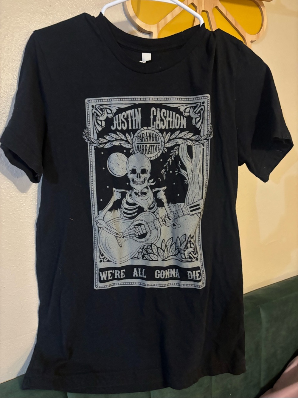 Justin Cashion size M shirt.
